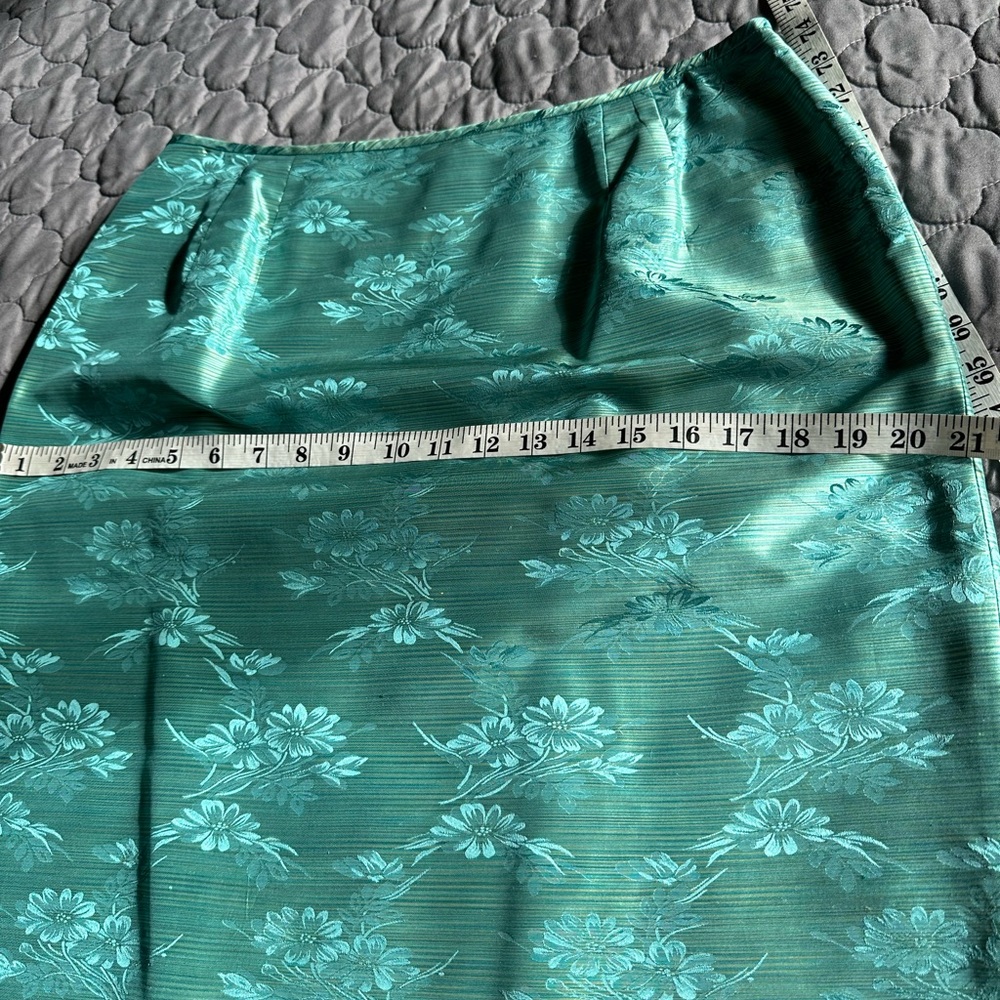 TA Travis Eyers 100% silk Floral Blazer and Skirt Set - Picture 9 of 13